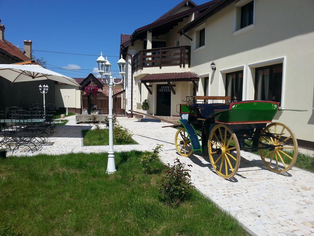 Pensiunea Casa Moga Bucium  Екстер'єр фото
